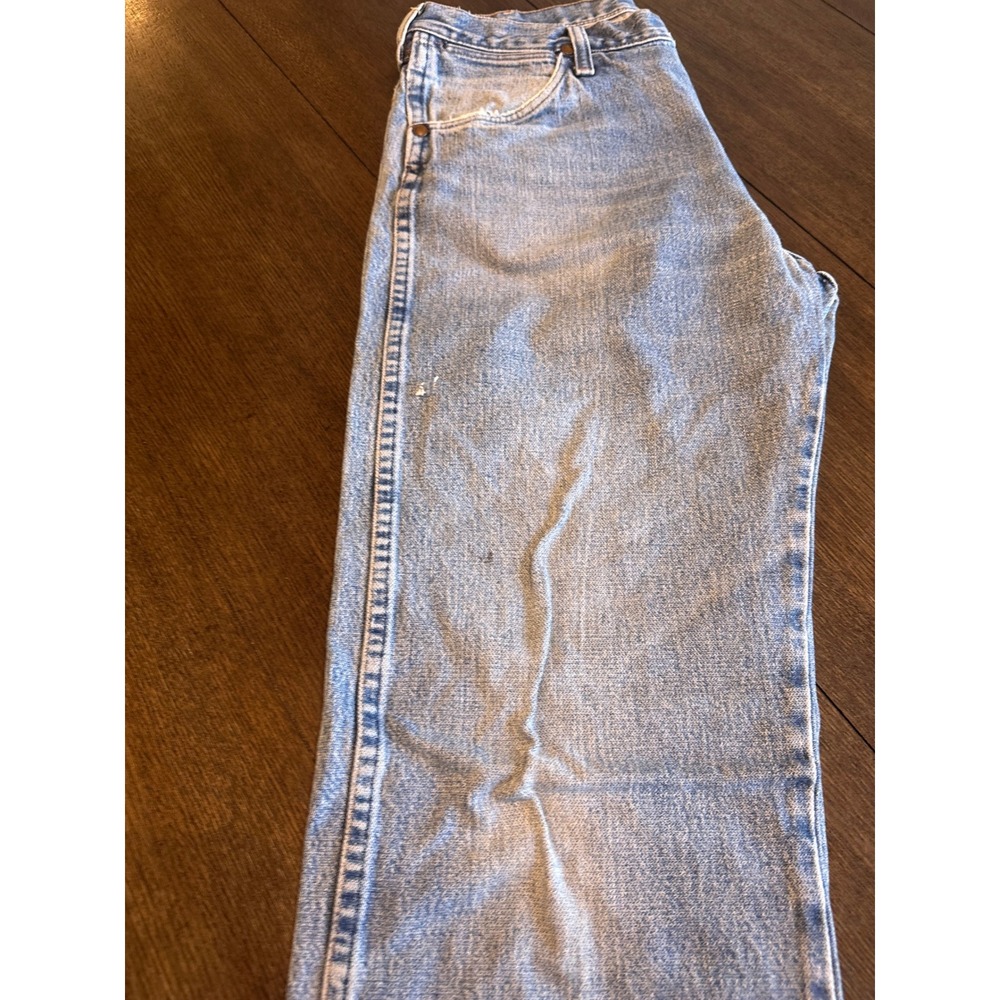 Wrangler Mens Light Wash Denim Jeans Classic Fit Straight Leg‎ Casual Everyday